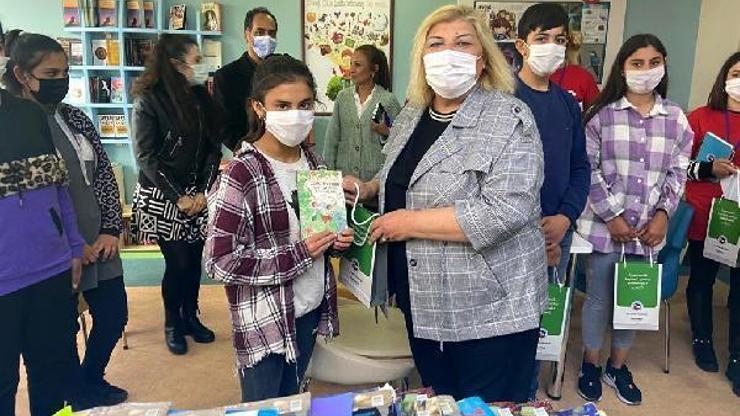Başkan Erdem, öğrencilerle bir araya geldi