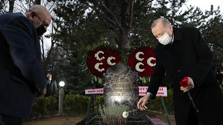 Cumhurbaşkanı Erdoğan, Alparslan Türkeşin anıt mezarını ziyaret etti