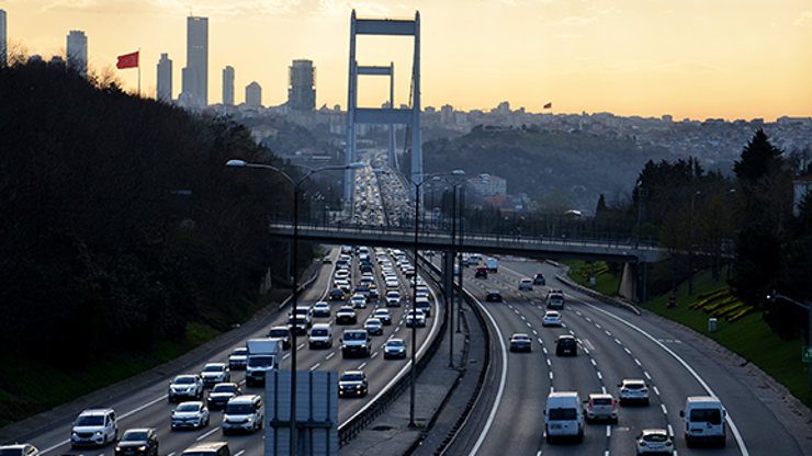 İstanbulda kısıtlama öncesi trafik yoğunluğu