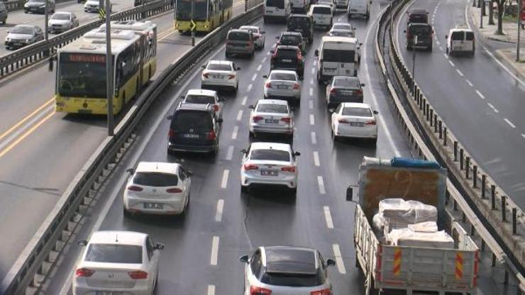 İstanbulda kısıtlama öncesi trafik yoğunluğu