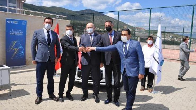 Otomobil üreticisinden eğitime elektrikli araç desteği