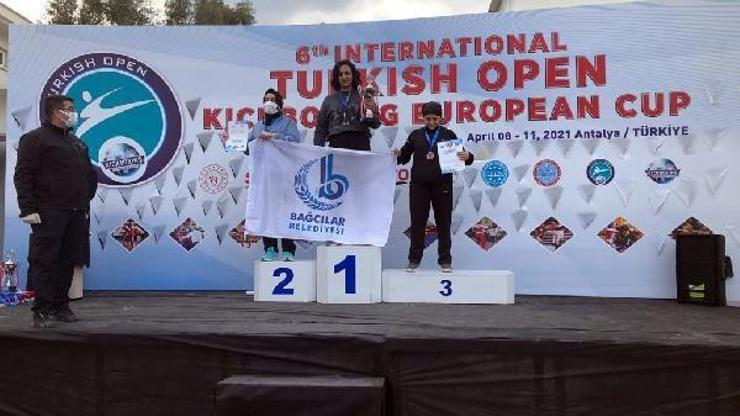 Bağcılar’ın sporcuları Kick Boks Avrupa Kupası’ndan birincilikle döndü