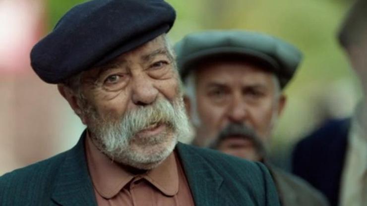 Usta oyuncu Erol Demiröz hayatını kaybetti