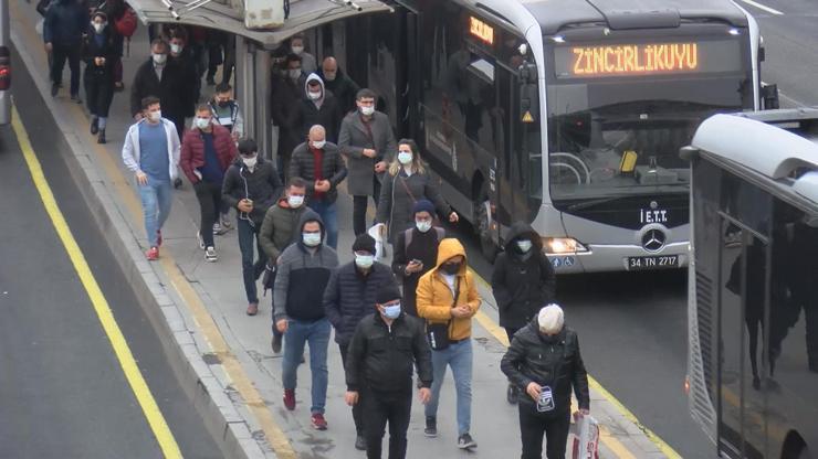 Toplu taşımada yoğunluk isyanı: Yanımdakiyle aramda 20 santimetre mesafe var