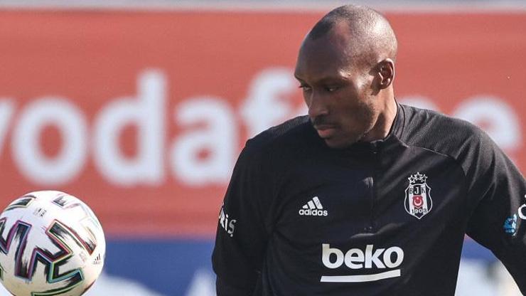 Son dakika... Beşiktaşta Atiba kadrodan çıkartıldı