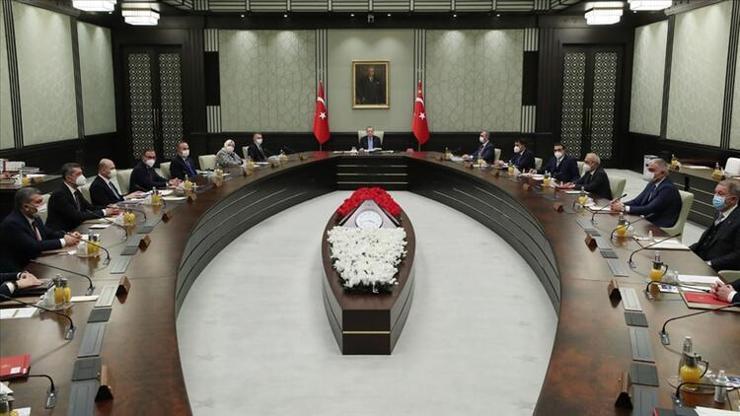 Tam kapanma olacak mı 26 Nisan Kabine toplantısı kararları neler Ramazan Bayramında sokağa çıkma yasağı gelecek mi