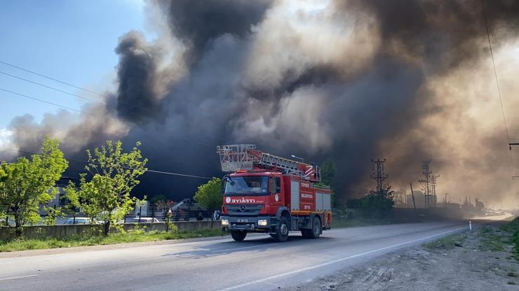 Osmaniyede geri dönüşüm fabrikasında yangın