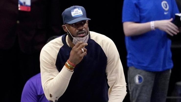 LeBron Jamesin oyuncu kartı 5,2 milyon dolara satıldı