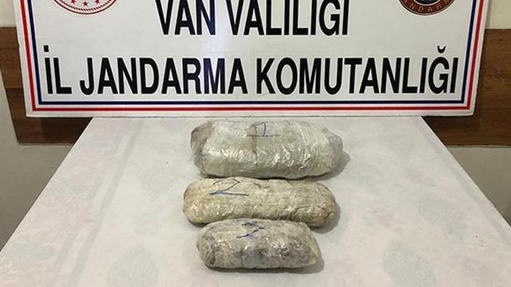 Vanda araziye terk edilmiş 5 kilo 195 gram esrar bulundu
