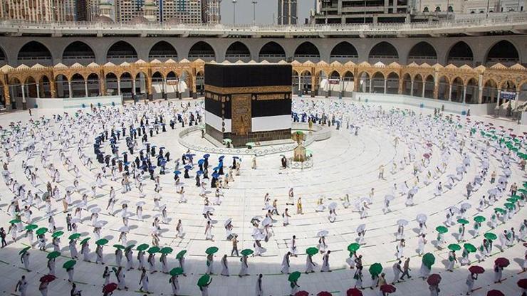 Suudi Arabistan COVID-19 nedeniyle yurt dışından hac ziyaretlerini bu yıl de yasaklamayı düşünüyor