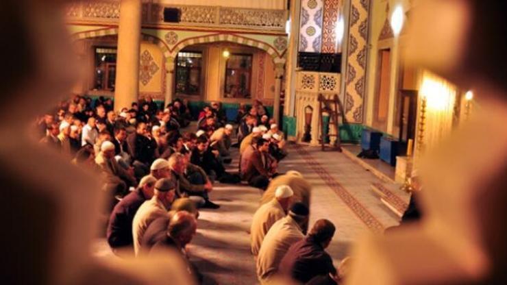 Bugün Cuma namazı kılınacak mı 7 Mayıs 2021 Sokağa çıkma yasağında(tam kapanmada) camiler açık mı, yasak var mı