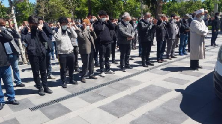 Koronavirüs tedavisi gören akademisyen kurtarılamadı