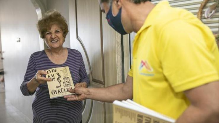 65 yaş üstü vatandaşlara kitap sürprizi