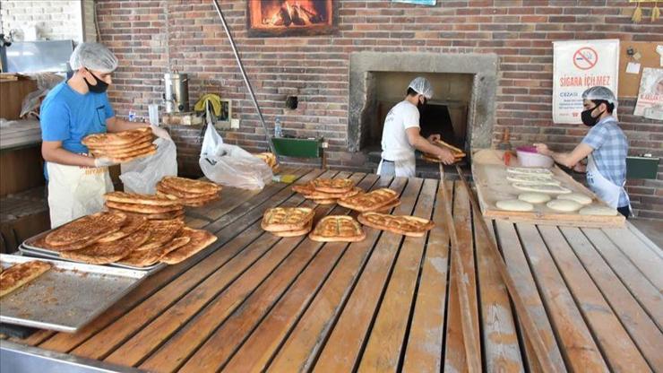 Ramazan Bayramında fırınlar açık mı Bayramın ilk günü 13 Mayıs 2021 fırınların çalışma saatleri