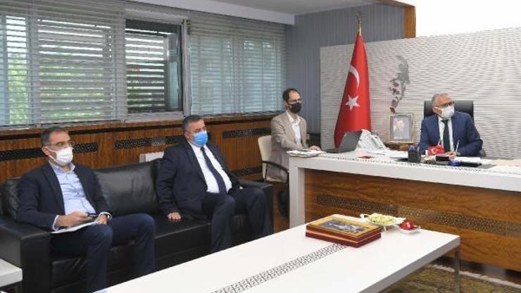 Başkan Büyükkılıç, daire başkanlarıyla toplantı gerçekleştirdi