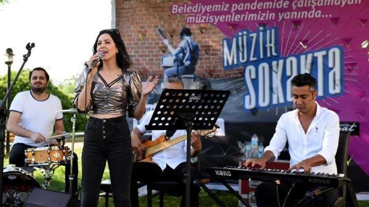 Muratpaşadan müzisyenlere destek