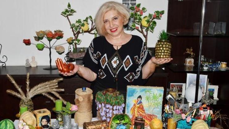 Doğadaki atıkları sanat eserine dönüştürüyor