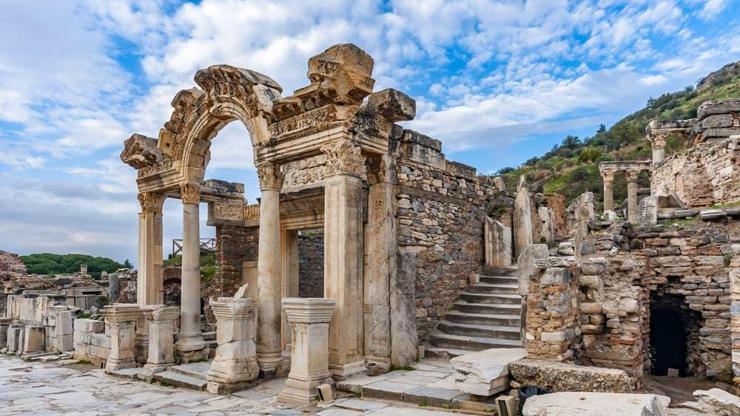 Efes Antik Kenti Nerede Efes Antik Kentine Nasıl Gidilir Efes Tarihi Ve Özellikleri...