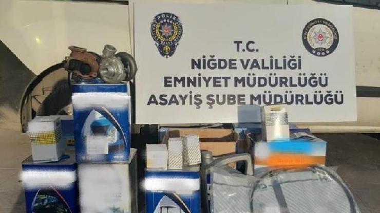 Çalıştığı traktör yedek parçası satılan iş yerinden malzeme çaldı