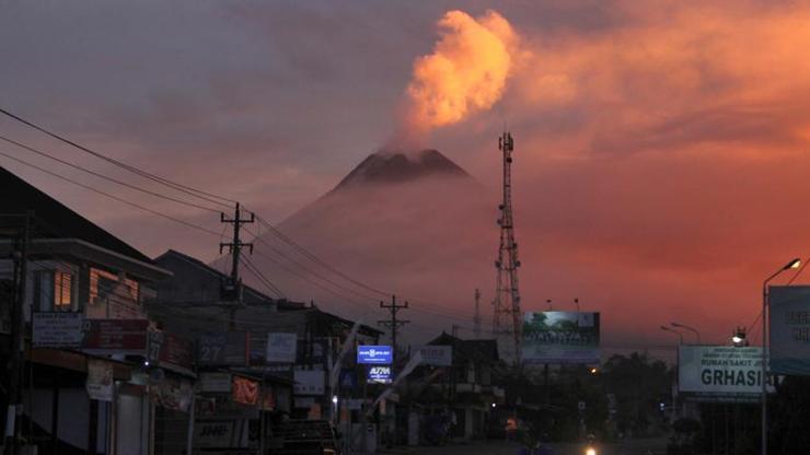 Merapi Yanardağında haziran ayında ikinci kez patlama meydana geldi