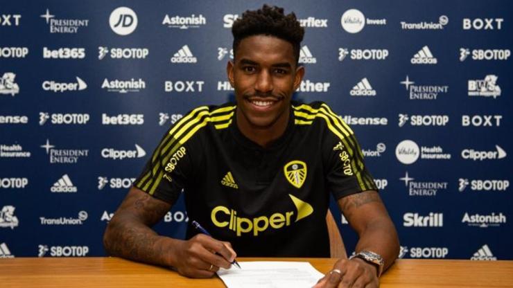 Leeds United Alioskinin yerini Junior Firpo ile doldurdu