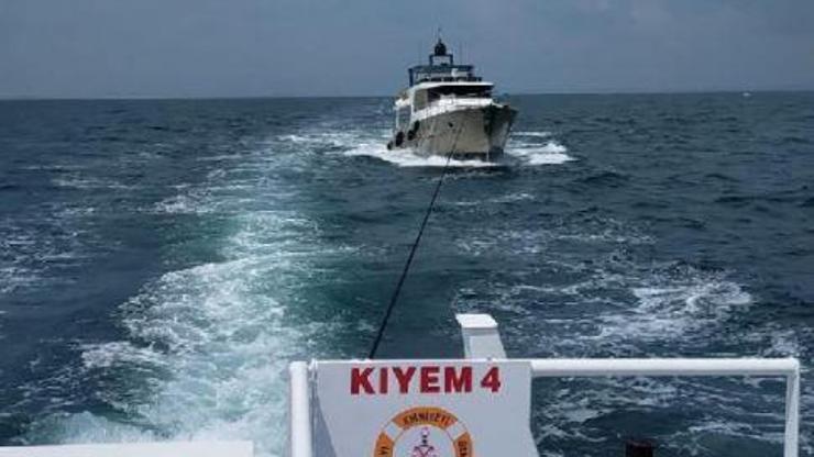 Biga açıklarında sürüklenen, 5 kişinin olduğu tekne kurtarıldı