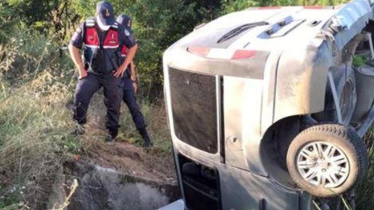 Kırklarelide menfeze düşen hafif ticari araçtaki 2 kişi öldü