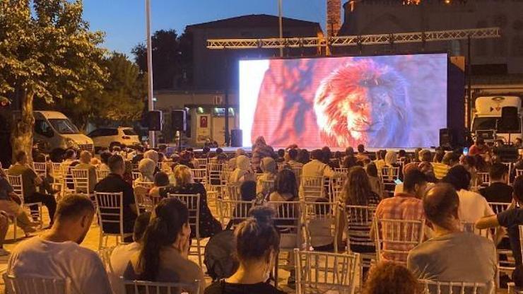 Yaz Neşesi ile çocuklara açık havada sinema keyfi