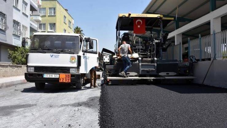 Tarsusta asfalt serimi devam ediyor