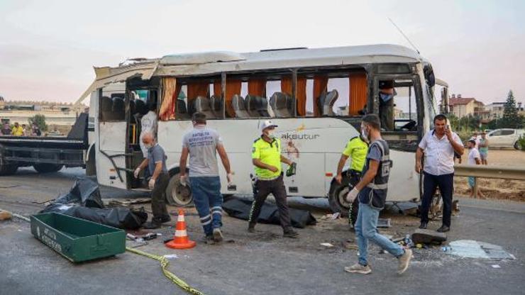 Tur midibüsü kazasında ölen turistlerin kimlikleri belirlendi