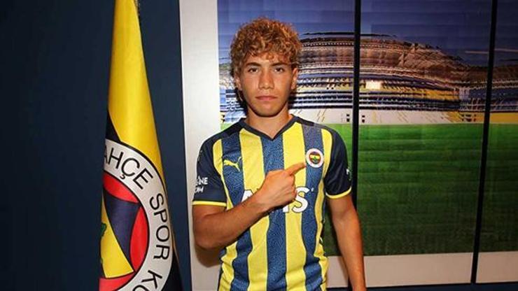 Fenerbahçe, 19 yaşındaki sol bek Çağtay Kurukalıp’ı kadrosuna kattı