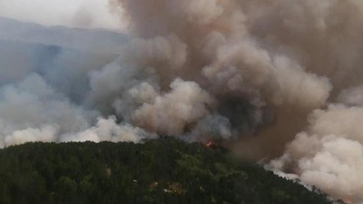 Kavaklıdere yangınında, verici istasyonu tehlikede