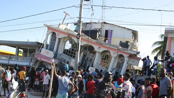 Haiti açıklarında meydana gelen depremde hayatını kaybedenlerin sayısı 1419a yükseldi