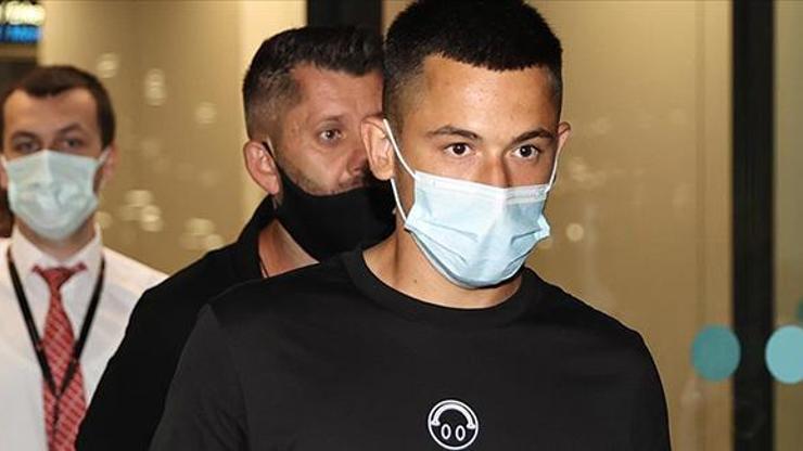 Galatasaray, Rumen futbolcu Morutan ile 5 yıllık sözleşme imzaladı