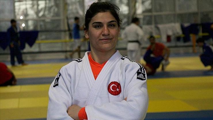 SON DAKİKA: Zeynep Çelik Tokyoda bronz madalya kazandı