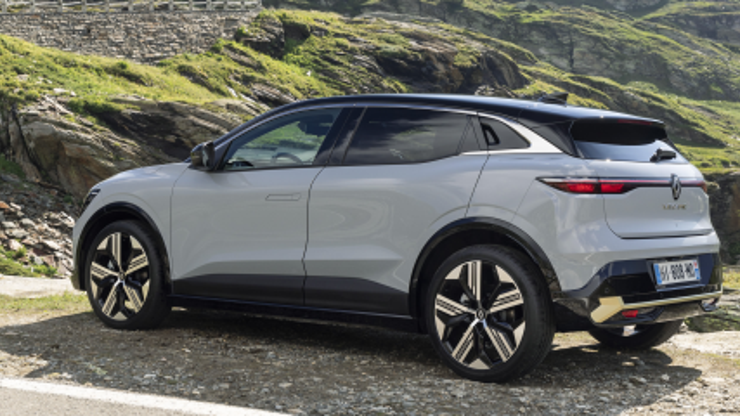 Yeni Megane artık elektrikli oluyor