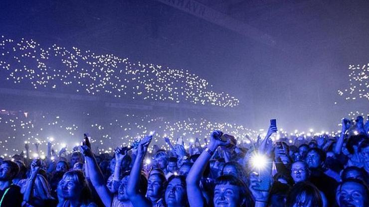 Kısıtlamalar 10 Eylülde kalkmıştı 50 bin kişilik konser verildi