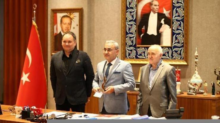 Kütahya Belediyesi’ne ‘Akıllı Kent Uygulamaları’ ödülü