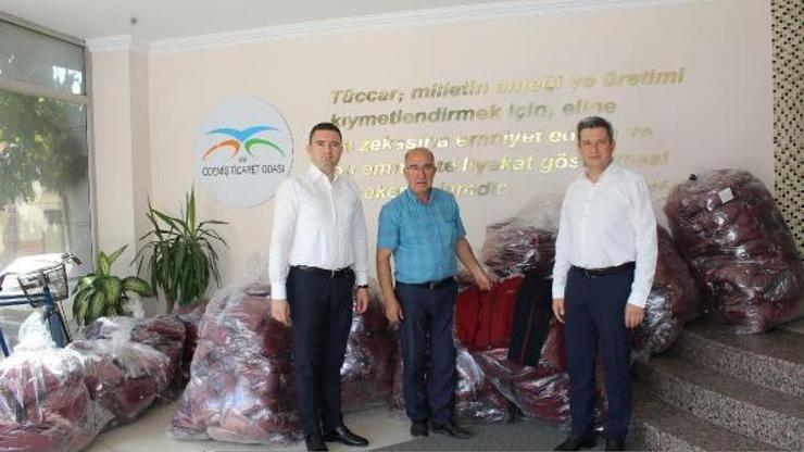 Ödemiş Ticaret Odasından 750 öğrenciye eşofman takımı yardımı