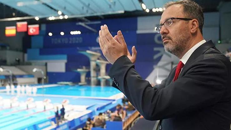Bakan Kasapoğlu, milli okçuları tebrik etti