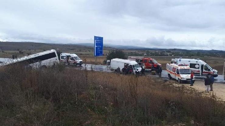 Kastamonuda yolcu otobüsü ve minibüs çarpıştı: 8 yaralı