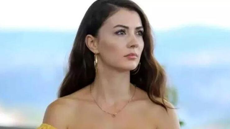 Son dakika: Aşk Mantık İntikam Esra kimdir Aşk Mantık İntikam Esrayı Burcu Özberk canlandırıyor Burcu Özberk kaç yaşında