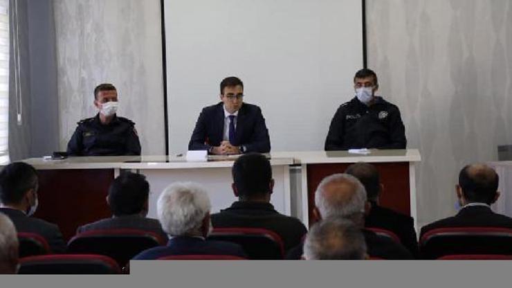 Gölova Kaymakamı Yıldız, muhtarlarla bir araya geldi