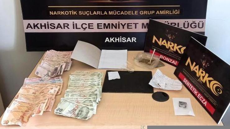Akhisarda uyuşturucu operasyonu: 3 tutuklama