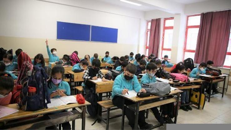 Güngören’de eğitim gören öğrencilere 90 bin ücretsiz deneme sınavı