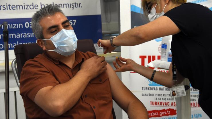 Turkovac, hatırlatma dozu olarak Kayseride ilk gönüllüye uygulandı