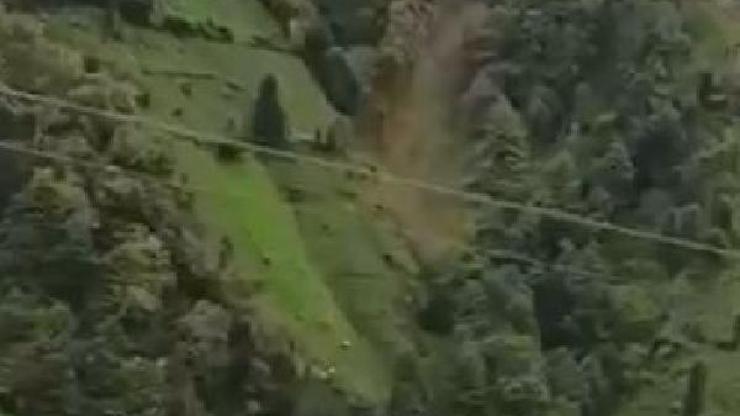 Rizede heyelan anı kemerada