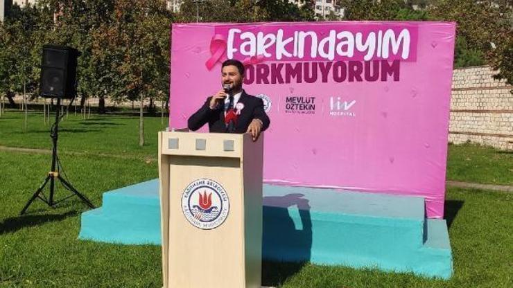 Meme kanseri farkındalığı için sandallarla Sadabad turu