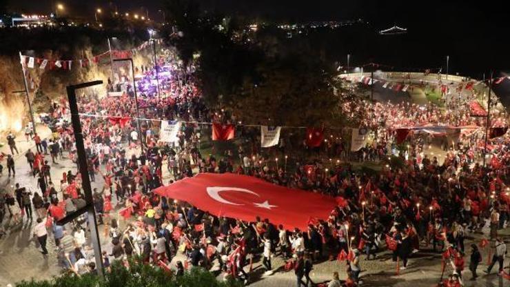 Antalyada 29 Ekim Cumhuriyet Bayramı coşkusu