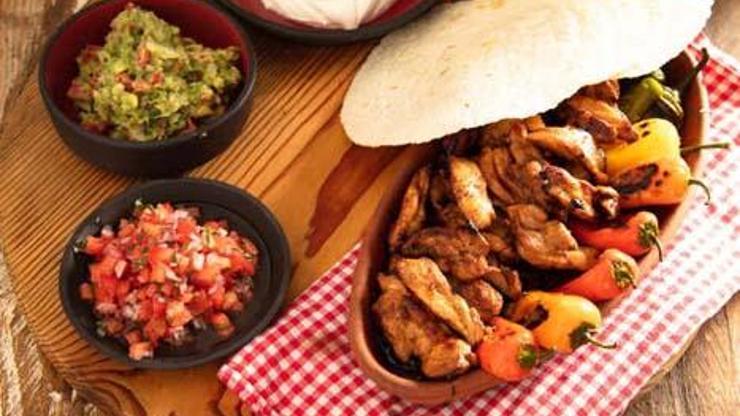 Tavuklu Fajita - Tavuklu Fajita Tarifi - Tavuklu Fajita Nasıl Yapılır